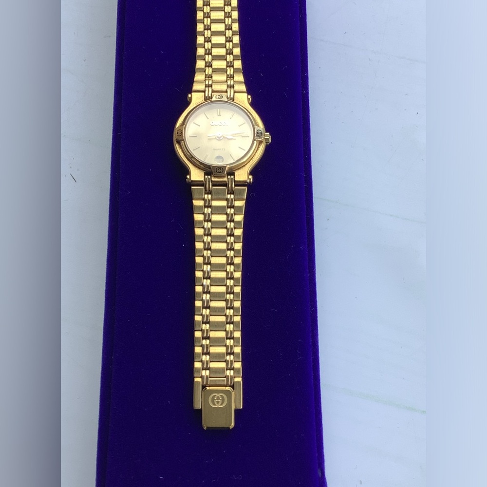 Gucci Ladies Gold Tone Bracelet Watch 💛💛 - Picture 3 of 16